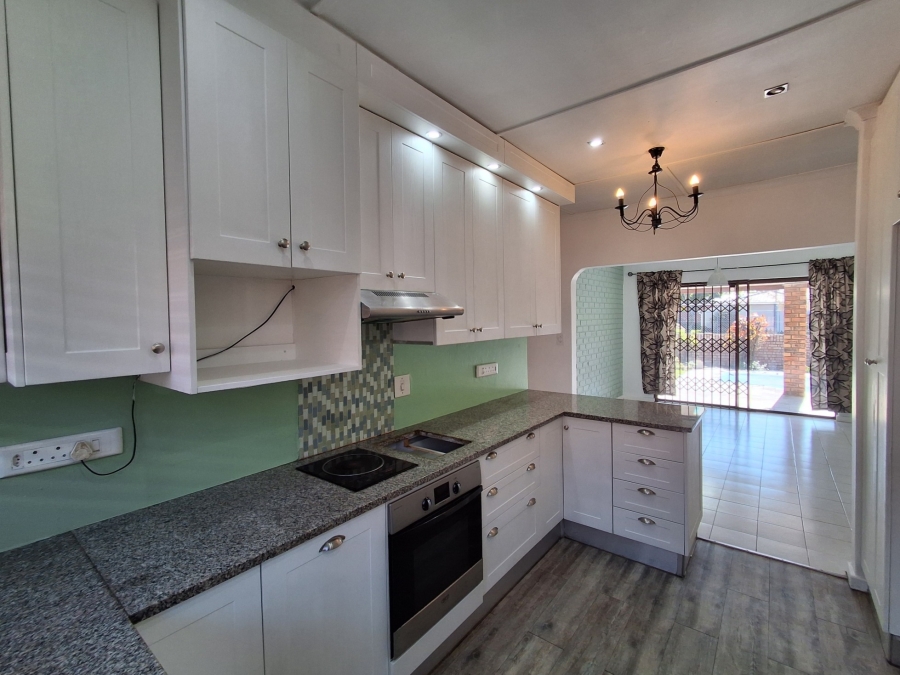 4 Bedroom Property for Sale in Nahoon Valley Park Eastern Cape